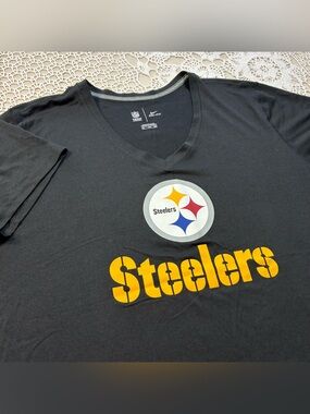 Nike Dri-FIT Pittsburgh Steelers Womens XXL Black V Neck NFL Graphic Shirt Tee